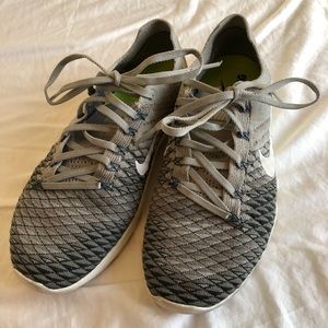 Women’s Nike free training shoes